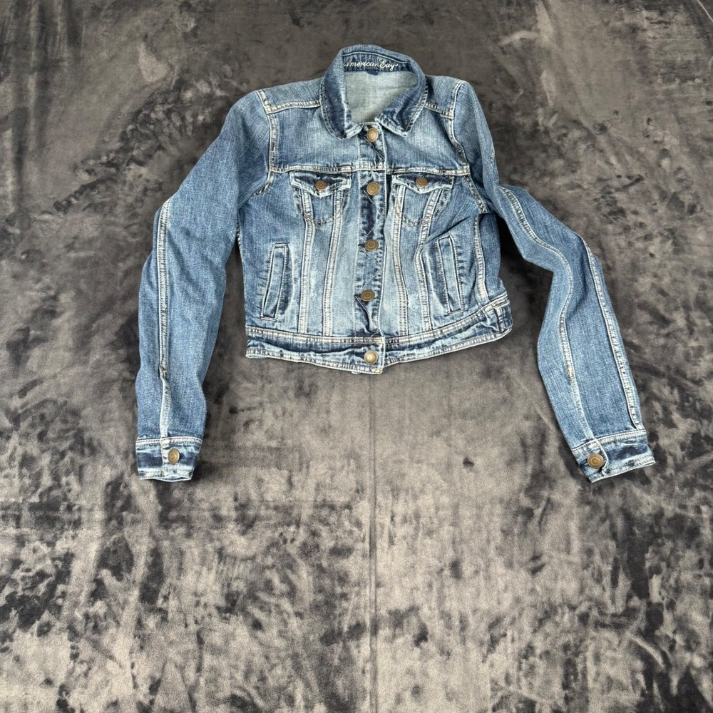 American Eagle Denim Jacket Womens Small Blue Cropped Distressed Trucker Jean